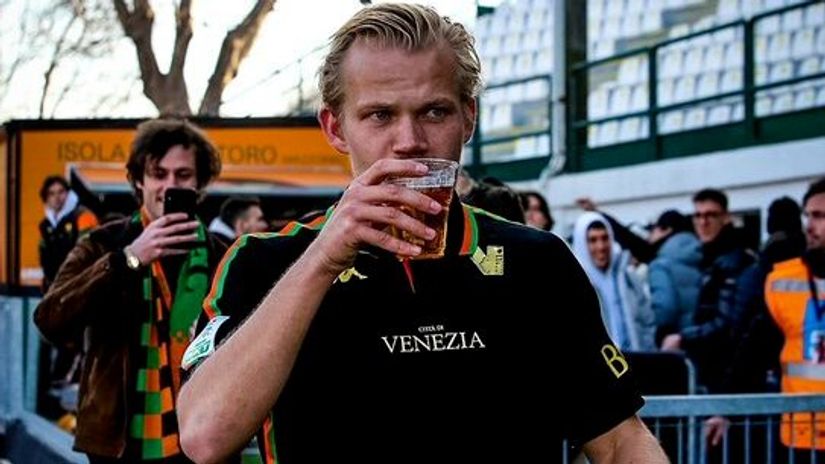 Pohjanpalo enjoys his pint after getting subbed off (©IFTVofficial)