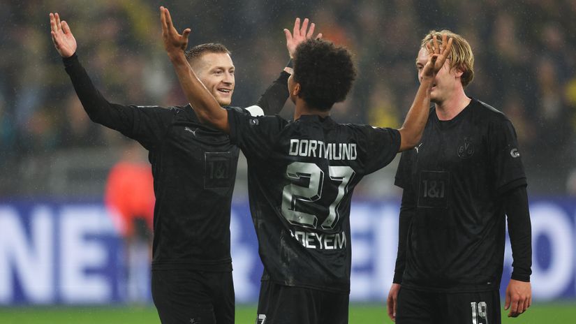 Adeyemi celebrates with Reus (©Getty images sport)