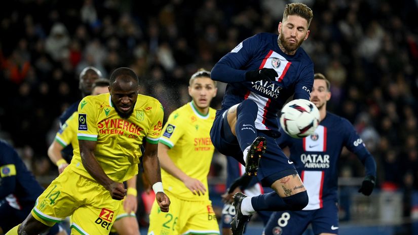 Ignatius Ganago battling with PSG's Sergio Ramos (©AFP)