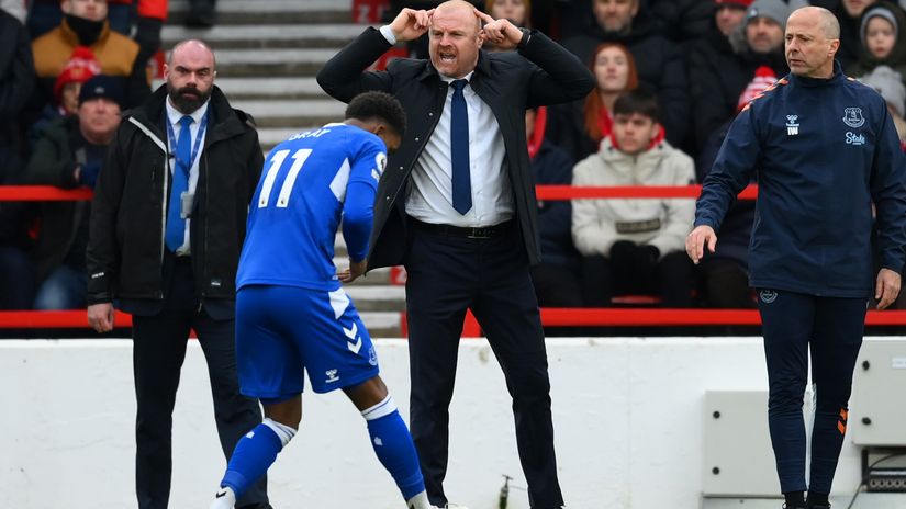 Dyche reacts by the sideline during the Forest tie (©Shaun Botterill/Getty Images)