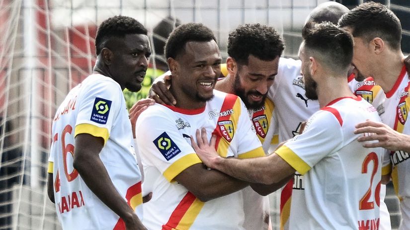 Lois Openda on the triple (©AFP)