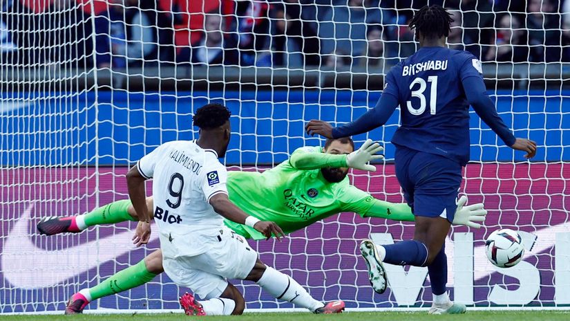 PSG's outcast kills the horrid Saints at Parc des Princes