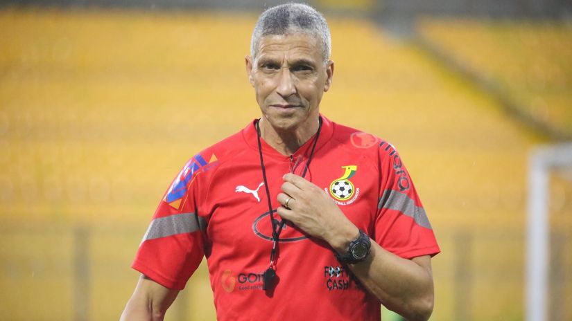  Chris Hughton © Ghana