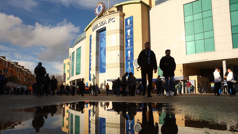 No wonder they have losses - but it's not for the reasons you would think of