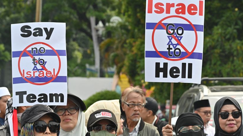Muslim protesters in Jakarta on 20 March 20 (©AFP)