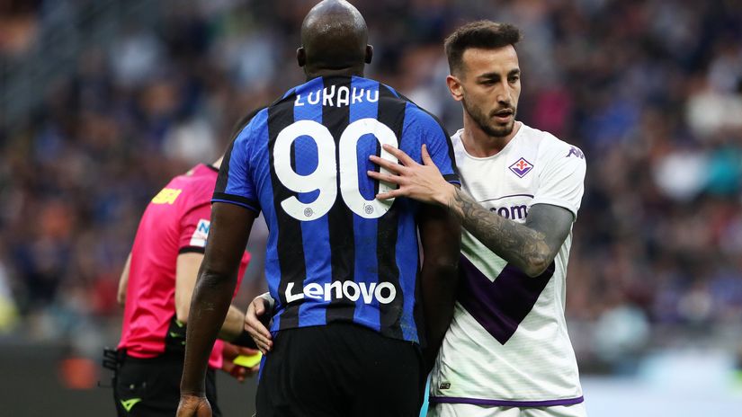Wasteful Lukaku misses several clear-cut chances as Inter lose to Viola at home