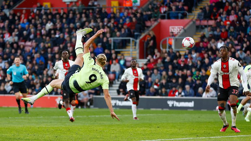 Halland scoring his second in a spectacular way (©Gallo Images)