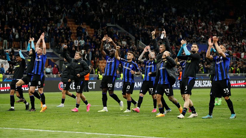 Inter Milan players appreciating their fans (©Gallo Images)