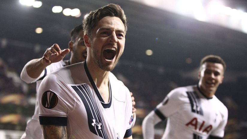 Ryan Mason used to play for Tottenham - but now he wants to lead them from the bench (©AFP)