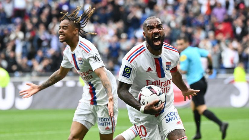 Lacazette in jubilation after scoring on Sunday (©AFP)