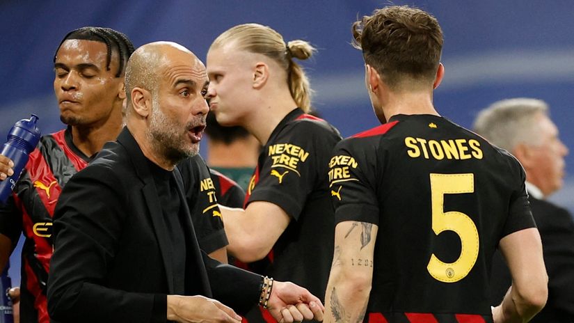 Guardiola explains why he did not make any changes: I kept the players who can keep the ball