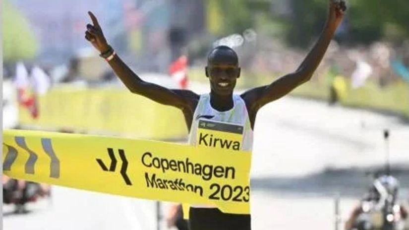 Records fall as Kenyans dominate Sunday races