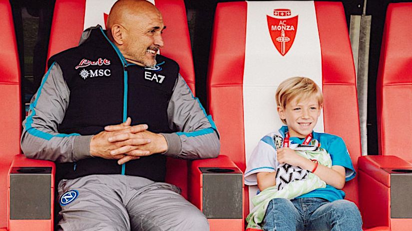 Luciano Spalletti and a young Napoli fan on Sunday in Monza