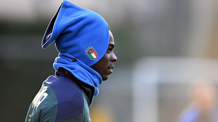 Super Mario doing Super Mario things (©Claudio Villa/Getty Images)