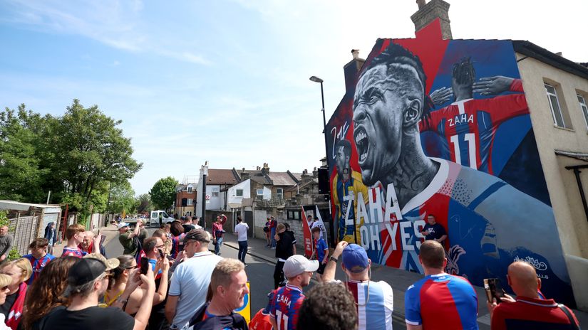 New Wilfried Zaha mural near the Crystal Palace stadium (©Tom Dulat/Getty Images)