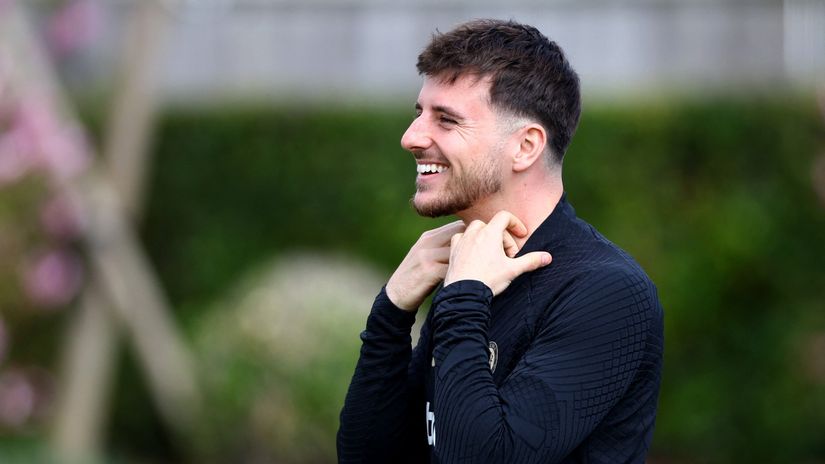 It's over - Chelsea accept Manchester United's fourth bid for Mount