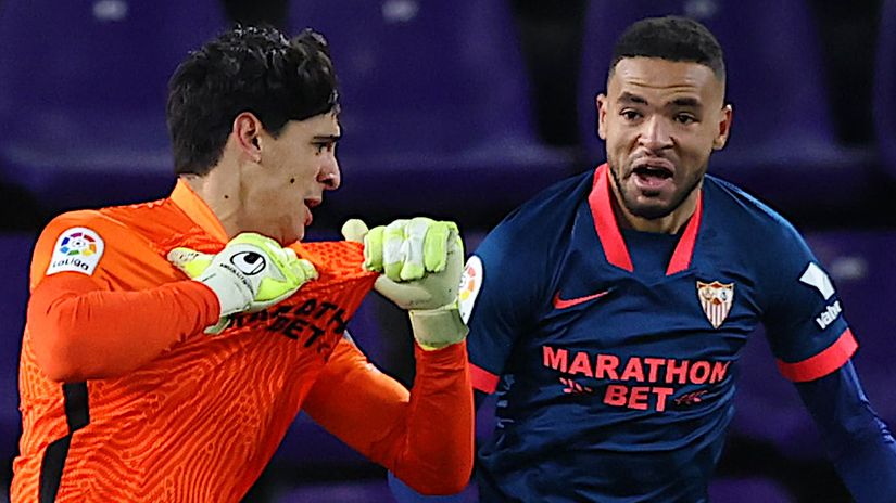 Bono and Youssef En-Nesyri (©Getty Images)