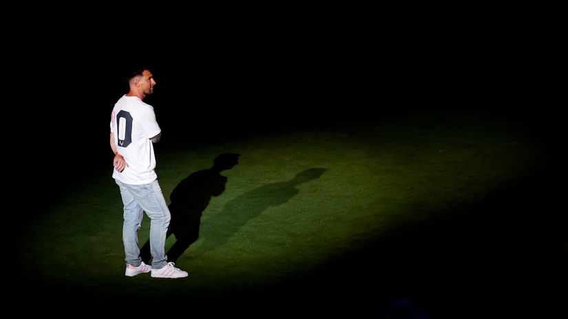 Under the spotlight, again... (©Mike Ehrmann/Getty Images)