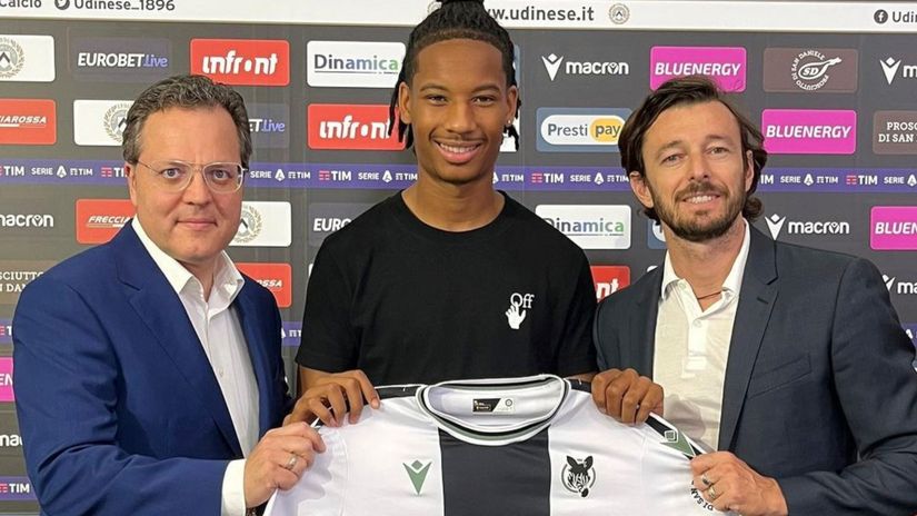 Etienne Camara signs for Udinese (©Udinese Calcio)