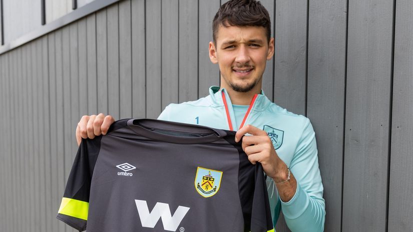 James Trafford (©BurnleyOfficial)