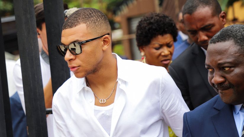 Paris Saint-Germain kicked Mbappe out of the team!