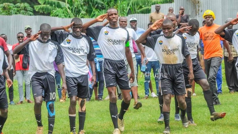 SCHOOL GAMES: Favourites stroll into football semifinals