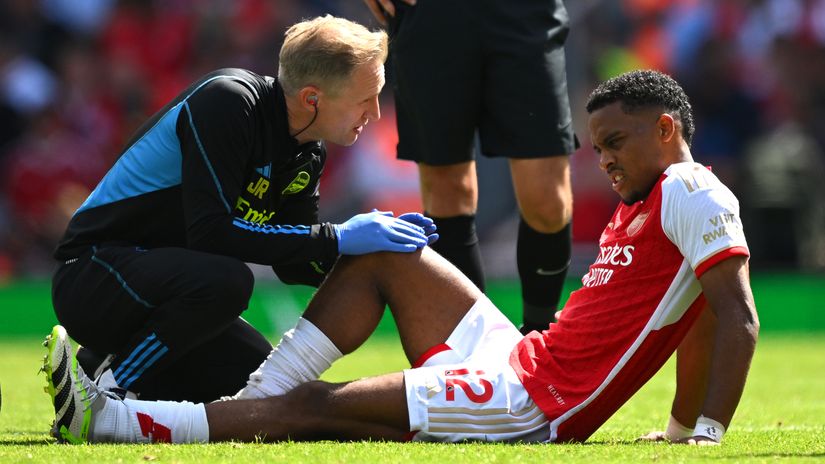 Bad luck for Jurrien Timber (©Getty Images)