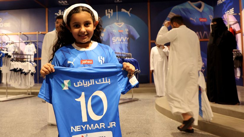 Nemyar's wishes: eight cars, a private plane, a chef only for souces