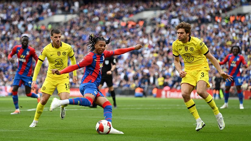 Olise in action against Chelsea last season (©Shaun Botterill/Getty Images)