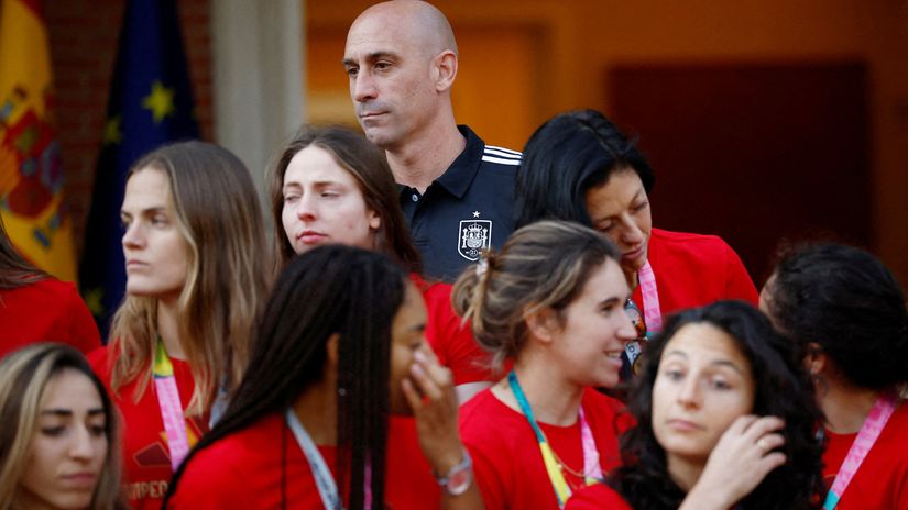 Oh, you're so resigning! Entire Spain's WC winning squad say they won't play until Rubiales is gone
