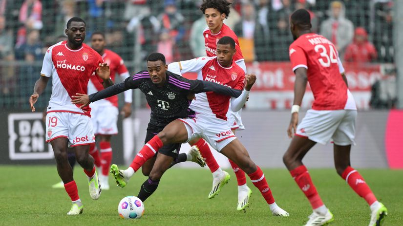 Gravenberch never got a proper chance with the Bavarians (©Sebastian Widmann/Getty Images)