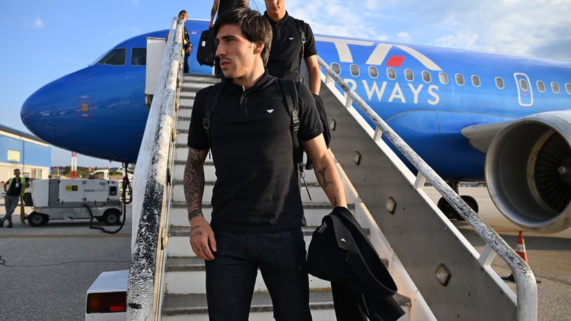 Sandro Tonali will miss Italy's make-or-break game (©Getty Images)