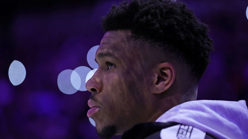 Giannis Antetokounmpo (©Stacy Revere/Getty Images)