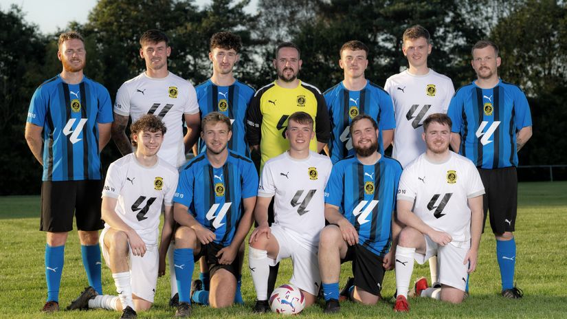 Boys with their new La Liga-sponsored shirt (©LaLiga/)