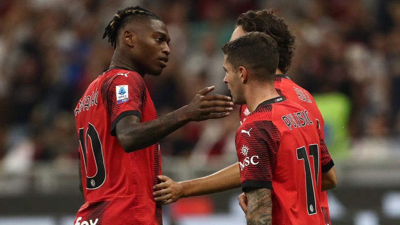 Leao the provider leads Rossoneri to the summit - Lazio fall at the San Siro
