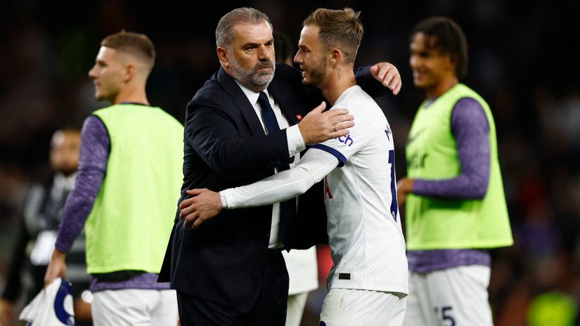 Postecoglou and Maddison (©Action Images via Reuters/Peter Cziborra)
