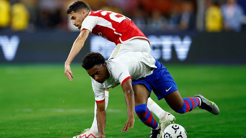 Jorginho in action for Arsenal against Balde of Barcelona (©Getty images sport)