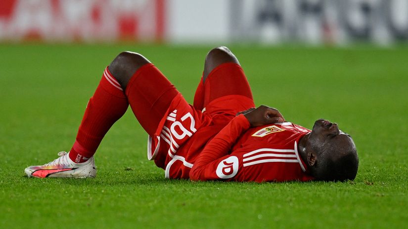 Sheraldo Becker is having a terrible season (©AFP)