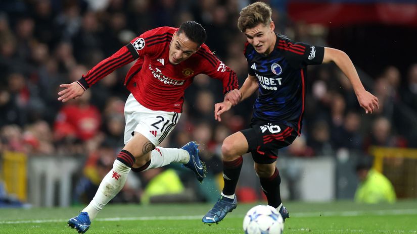 Antony vs Elias Jelert (©Getty Images)
