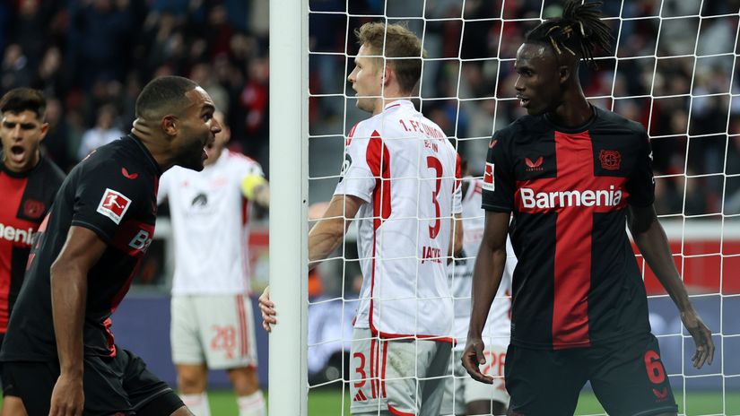 Ivorian Kossounou (right) after scoring (©Getty Images)