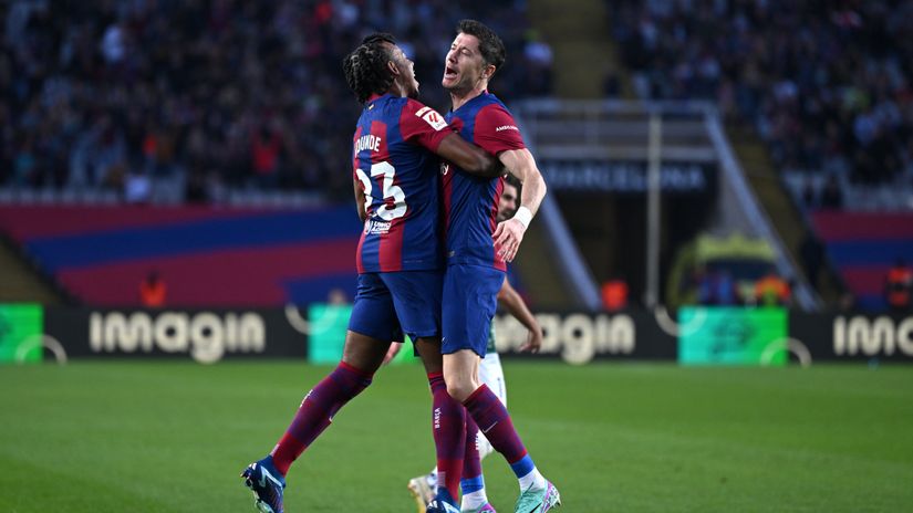 Kounde & Lewandowski (©Getty Images)