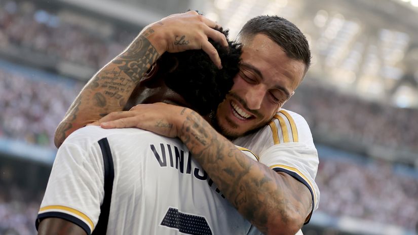 Joselu with Vinicius Junior (©Getty Images)