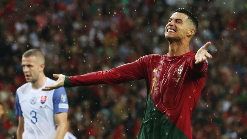 Cristiano celebrates (©REUTERS/Pedro Nunes)