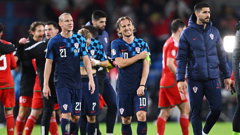 Modric and his teammates (©Getty Images)