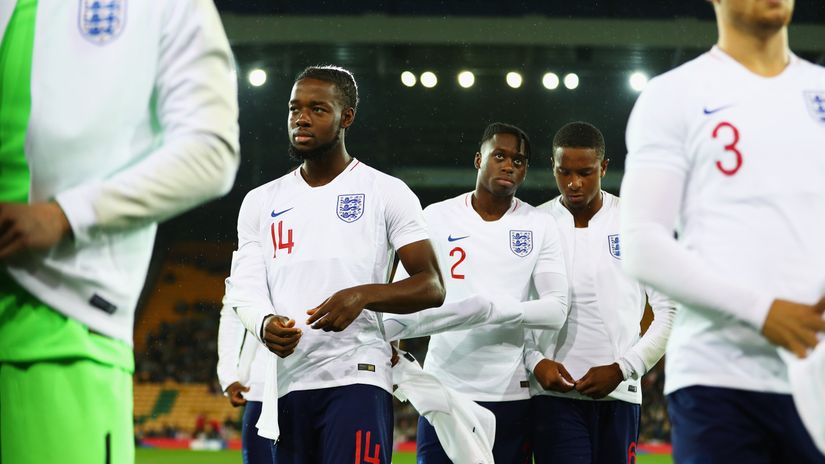 Wan-Bissaka (middle) with England's U21 selection back in 2018 (©Getty Images)