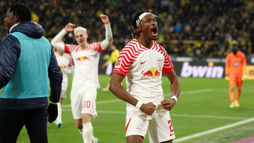 Mohamed Simakan of RB Leipzig celebrates (©Leon Kuegeler/Getty Images)