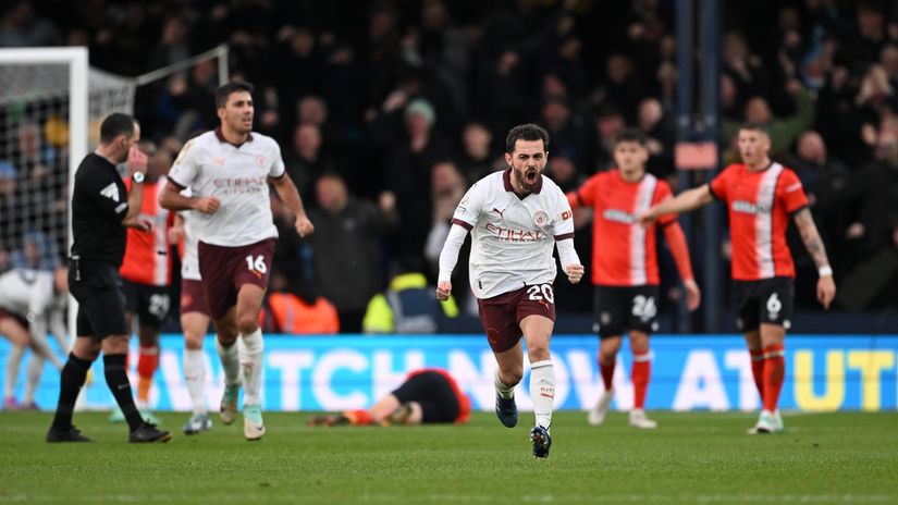 Bernardo Silva celebrates after scoring (©Shaun Botterill/Getty Images)