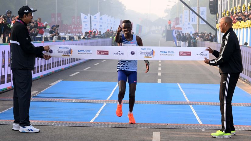 Ebenyo, Kebede set course records and world bests for stand-alone 25km in Kolkata
