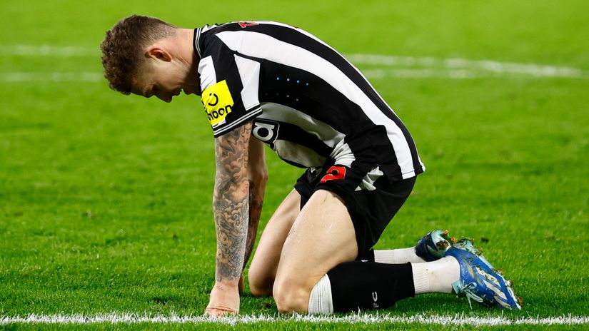 What a tragic night for the lad... (©Action Images via Reuters/Peter Cziborra)
