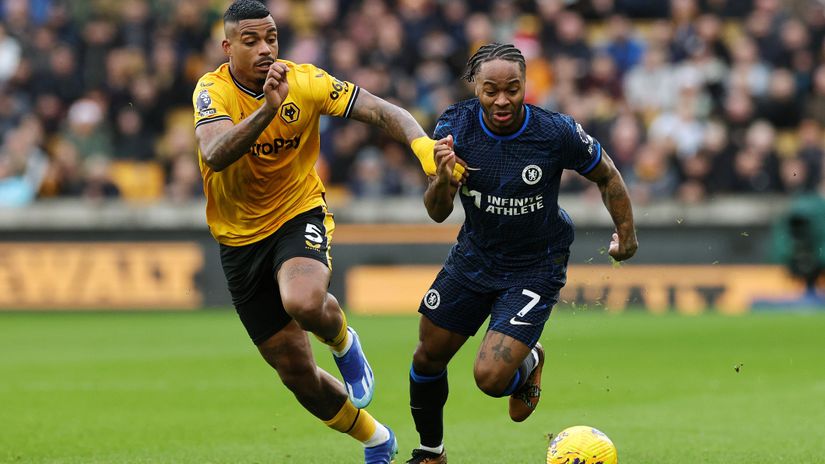 Lemina and Sterling fighting for the ball (©David Rogers/Getty Images)